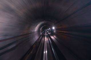 Railway tunnel speed 5G network